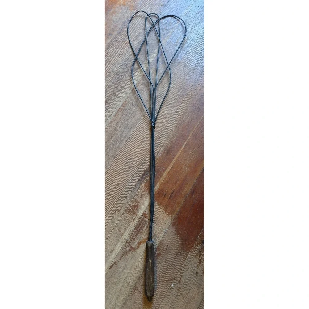 Vintage‎ Large Wire Rug Beater Pillow Fluffer Wooden Handle 37